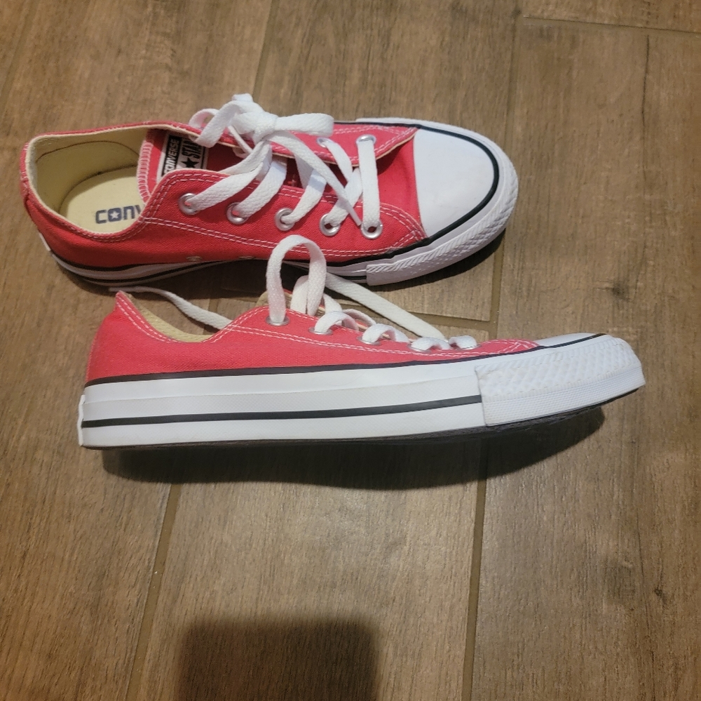 Magenta converse sneakers